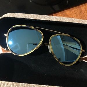Sunglasses in excellent condition